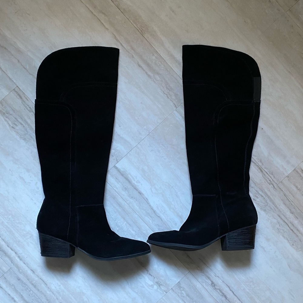 Black knee high suede boots